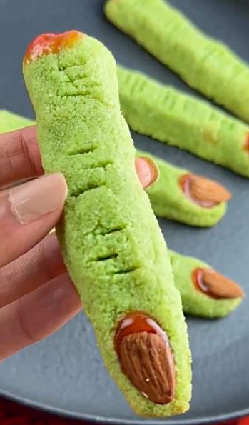 Witch’s Finger Breadsticks